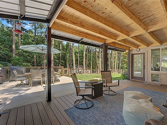2nd image of 7 Fairlie Ln