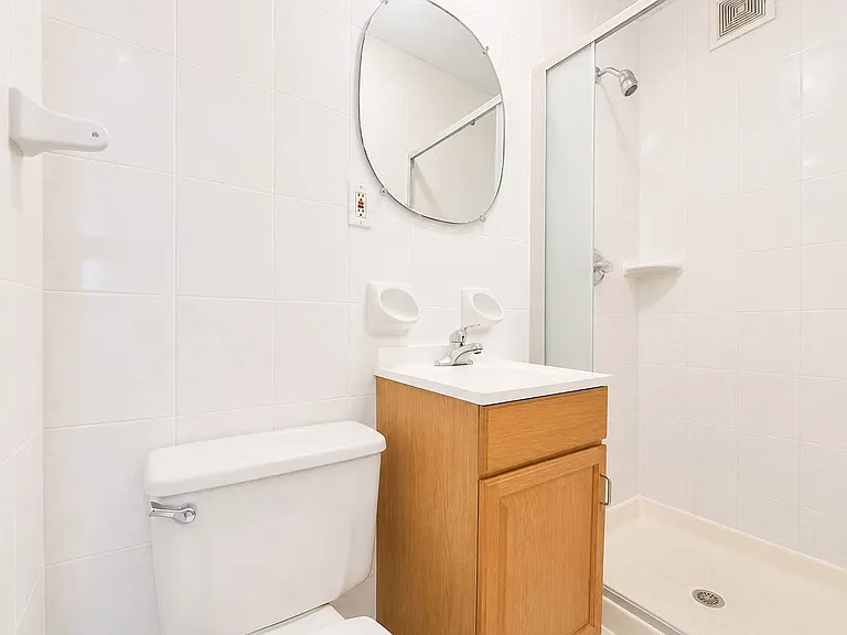 311 Onderdonk Ave #1R — Photo 8