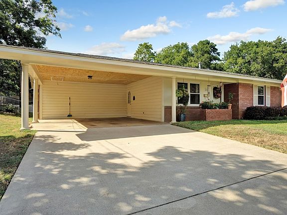 2nd image of 211 Sheridan Dr