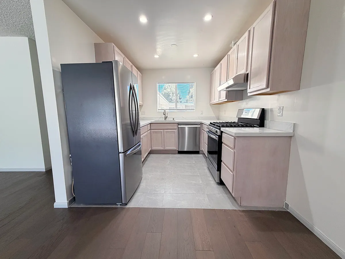 Building Photo - 1412 S Citrus Ave #13