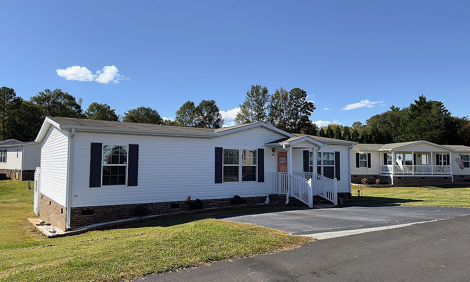 1st image of 305 Pebble Springs Dr