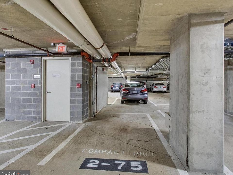 2nd image of 851 N Glebe Rd APT 914