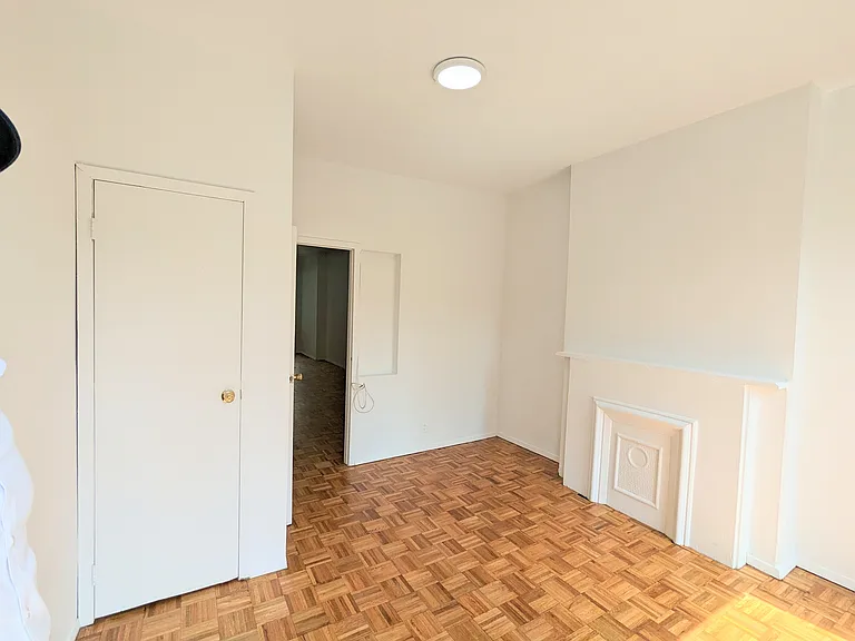 1727 2nd Ave #4FN — Photo 2