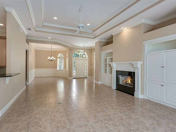 4th image of 713 Wandering Ln