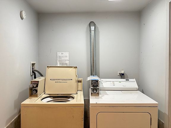 5th image of 2609 W Thomas St APT 3C