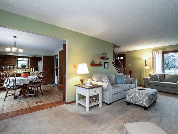 5th image of 7856 Forest Brook Ct