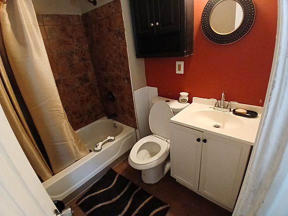 4th image of 12904 Lenacrave Ave