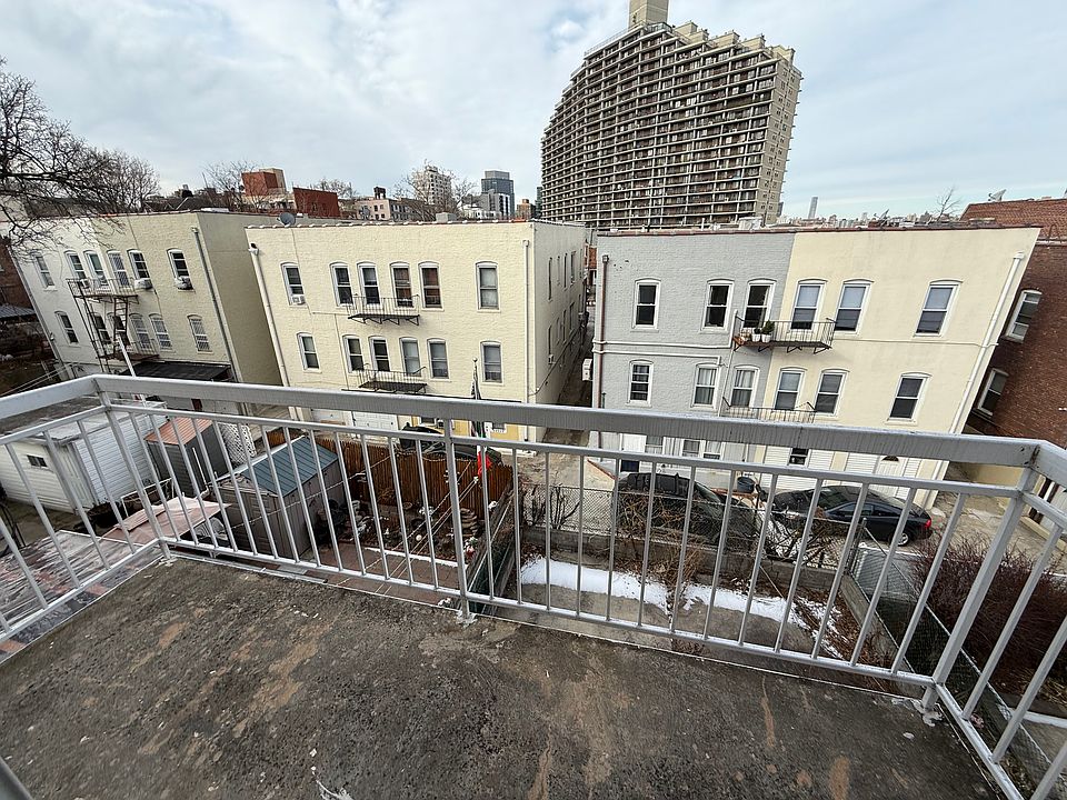 1st image of 2522 14th Pl APT 2R