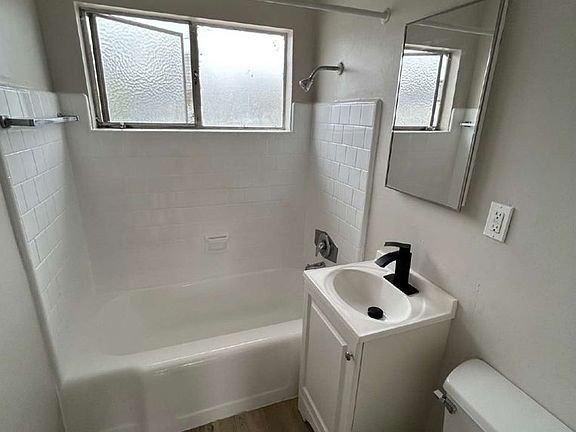3rd image of 3942-3950 Mississippi St #3946.5