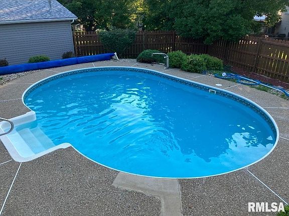 2nd image of 5909 W Ridgecrest Cir