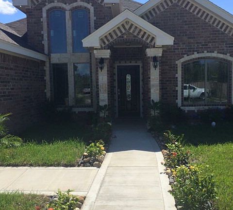 2nd image of 208 E Gabriella Ave
