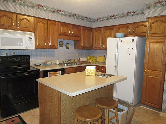 5th image of 851 Avalon Dr