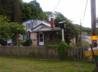 1015 6th St, Newell, WV 26050