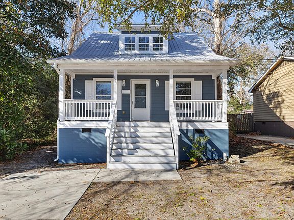 3rd image of 907 N 11th Street
