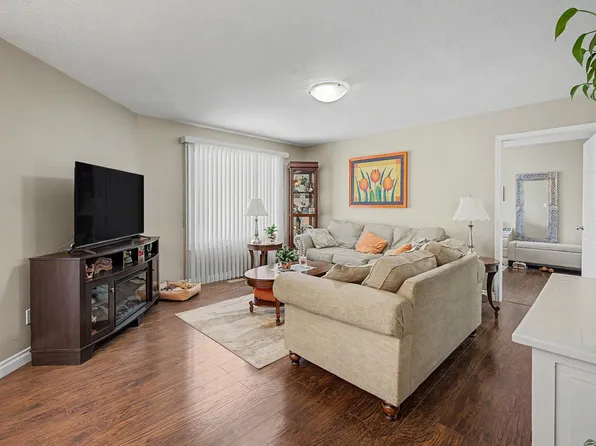 1850 Mill Woods Rd E #21, Edmonton, AB T6K 4E4