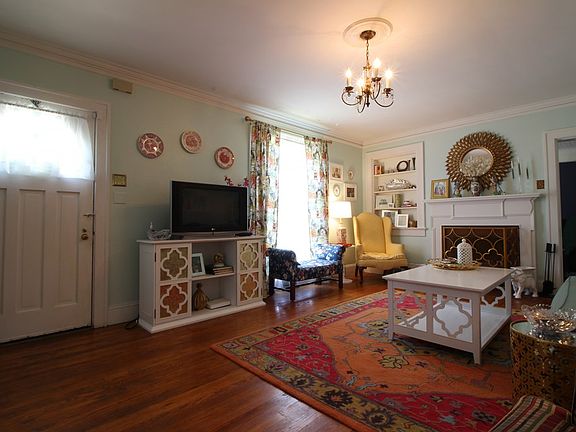 3rd image of 607 N Pineview Ave
