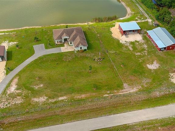 4th image of 2310 70th AVE NE
