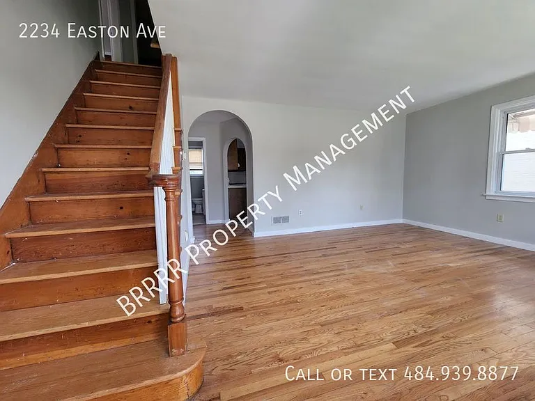 2234 Easton Ave — Photo 5