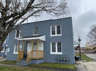 1613 Dewey St, Manitowoc, WI 54220