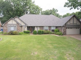8812 Canterbury Cv, Fort Smith, AR 72903