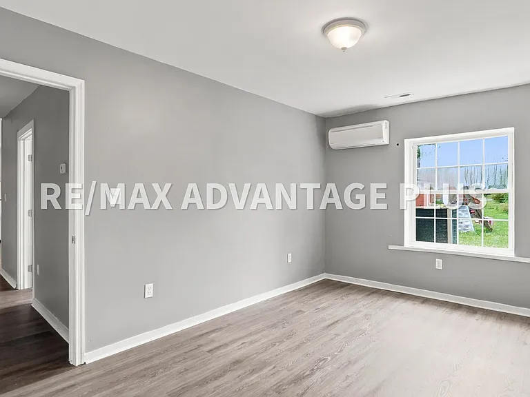 327 Thomas Jefferson Hwy — Photo 41