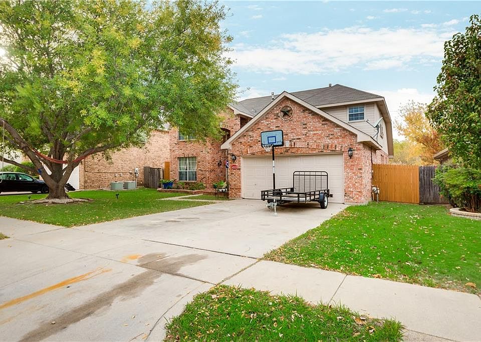 1st image of 4523 Saint Andrews Dr