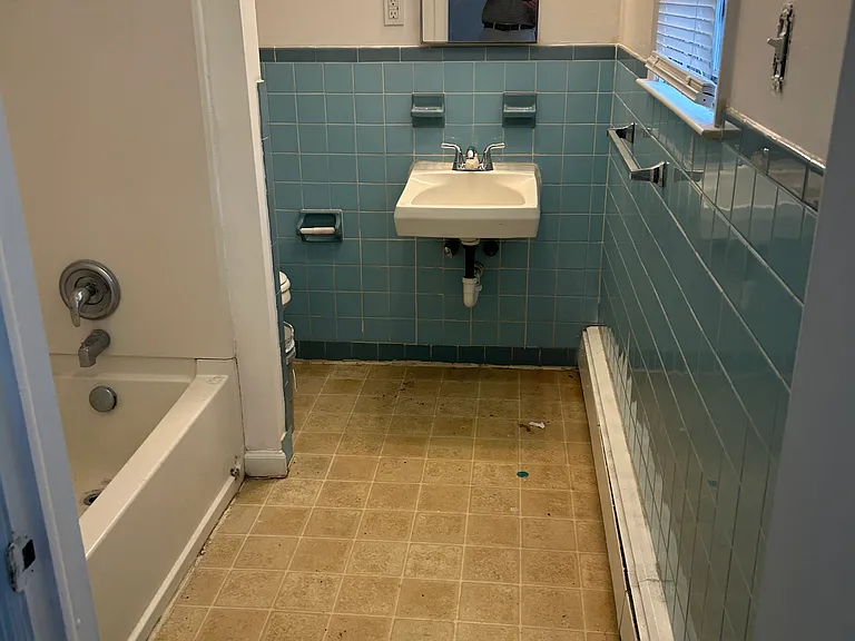 143 Clinton St — Photo 6