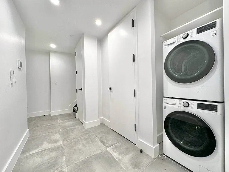 366 Leonard St #1A — Photo 7