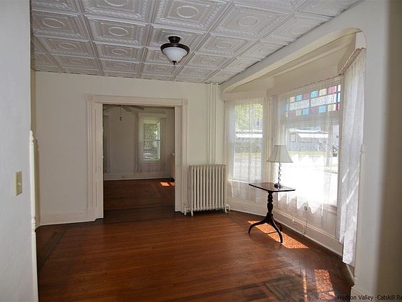 5th image of 157 Smith Ave