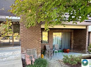 1575 Creekside Rd APT A-2, Whitehall, PA 18052