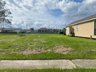 612 Chalmette Ave, Chalmette, LA, 70043