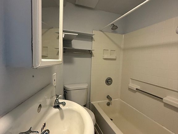 3rd image of 1309 25th St APT C