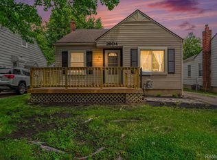 2904 Crooks Rd, Royal Oak, MI 48073