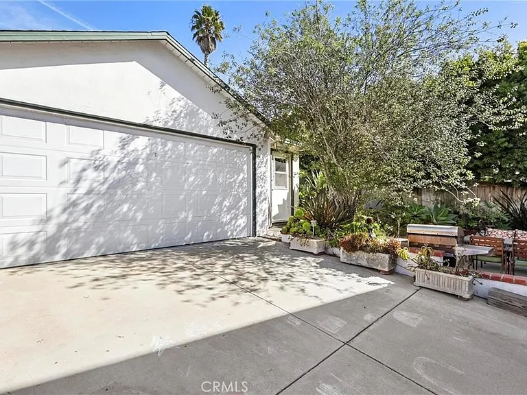 810 N Maria Ave — Photo 20