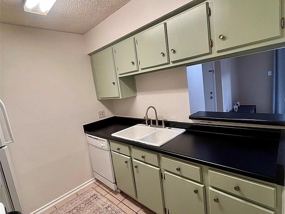 2nd image of 1516 Bay Area Blvd APT K13
