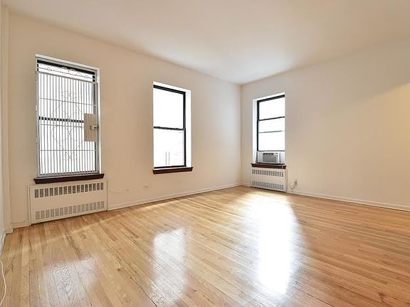 4th image of 306 W 80th St #3E