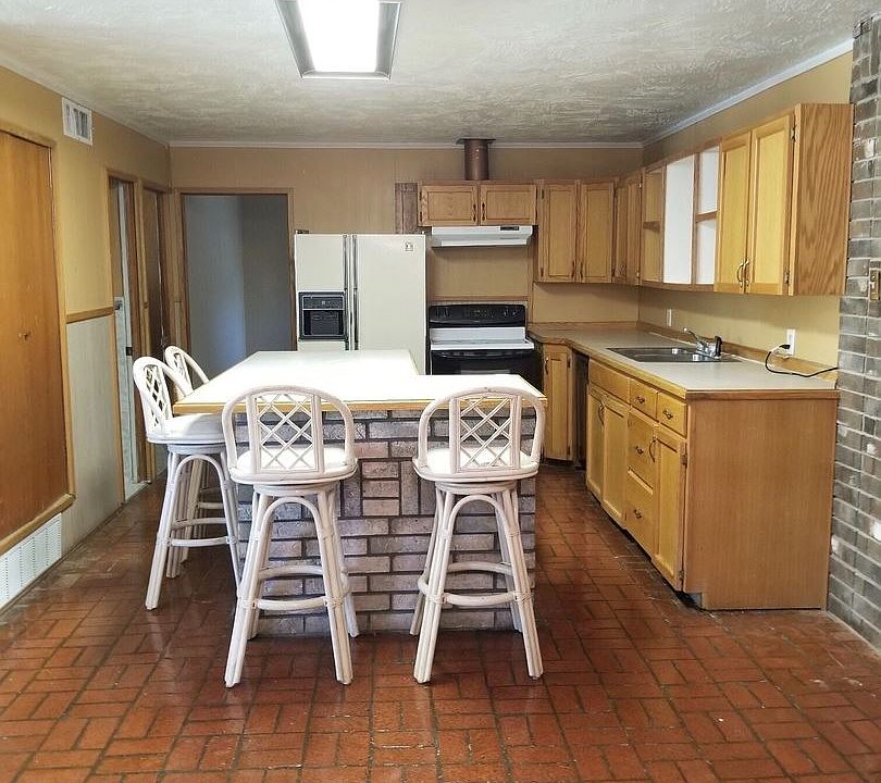 1st image of 906 N Halagueno St