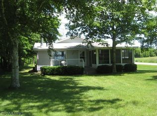 6109 W Lakeview Dr, Fremont, MI 49412