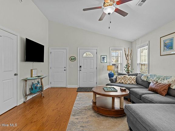 5th image of 151 NE 1st Street