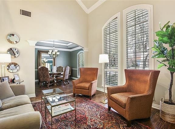 5th image of 6308 Yorkdale Dr