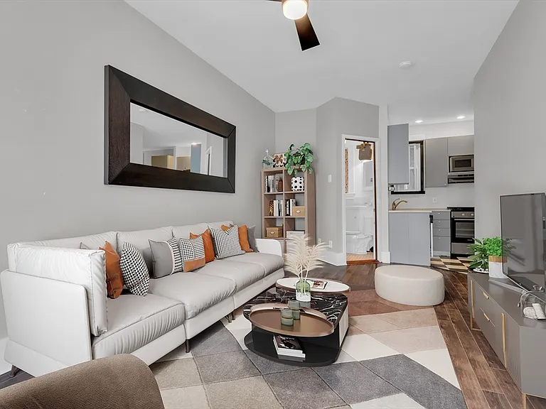 65 Burbank St #14 — Photo 2