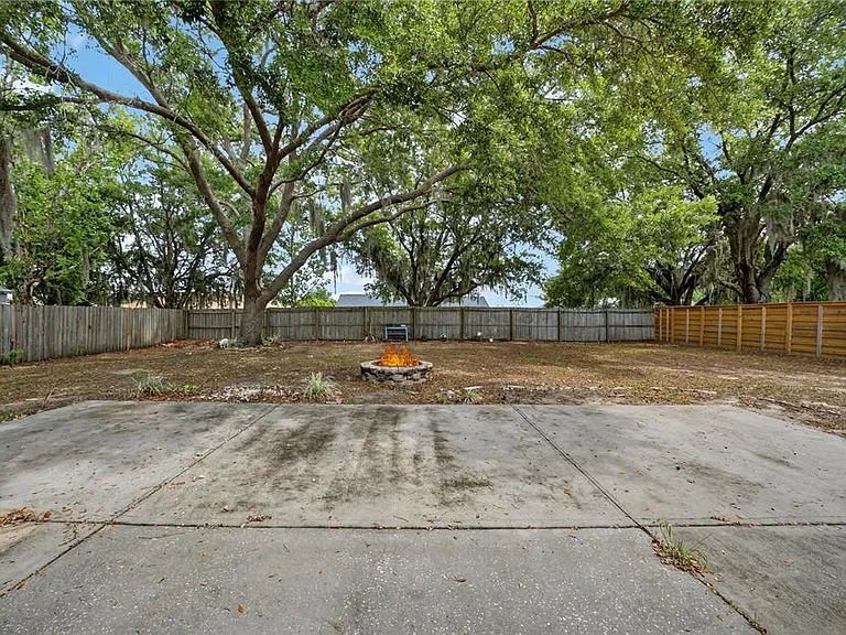10748 Siena Dr — Photo 39