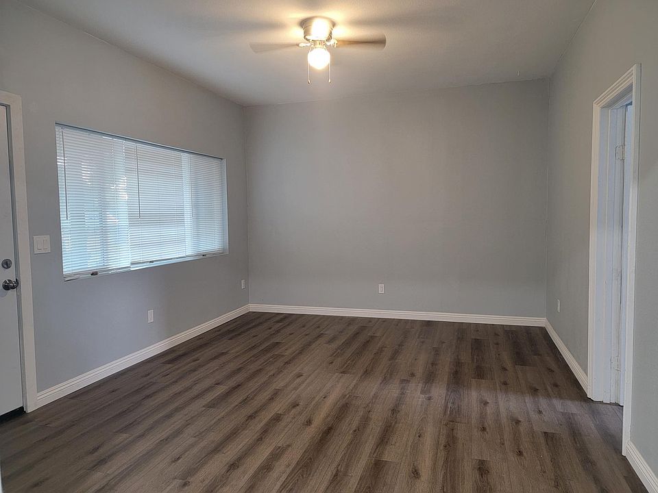 Living room / dining room