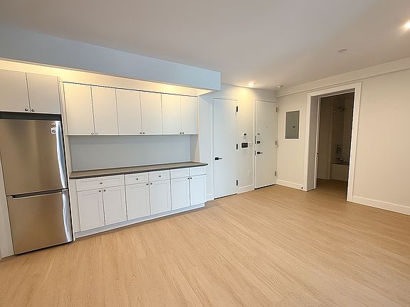 4th image of 1351 Brooklyn Ave #3G