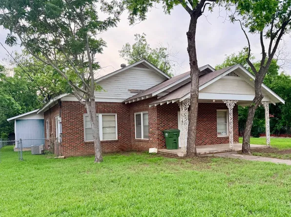 1215 NW 1st Ave, Mineral Wells, TX 76067