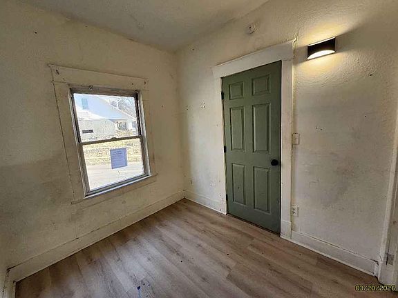 4th image of 3800 Chestnut Ave