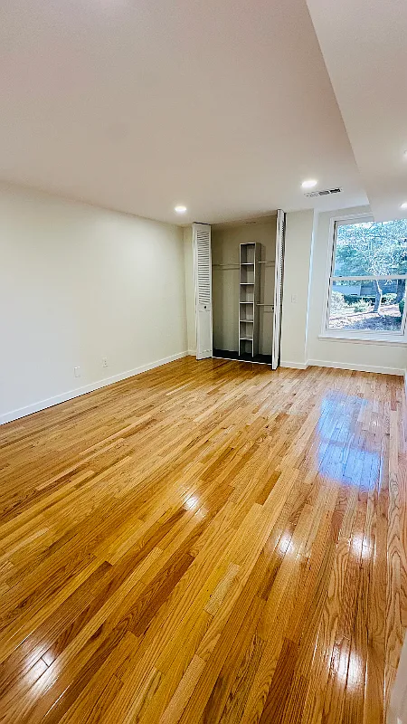 1 BHK condo available immediately for rent — Photo 1