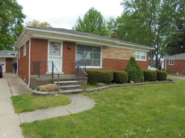 18138 22 Mile Rd, Macomb, MI 48044