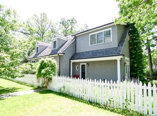 132 Oak Ter, Lake Bluff, IL