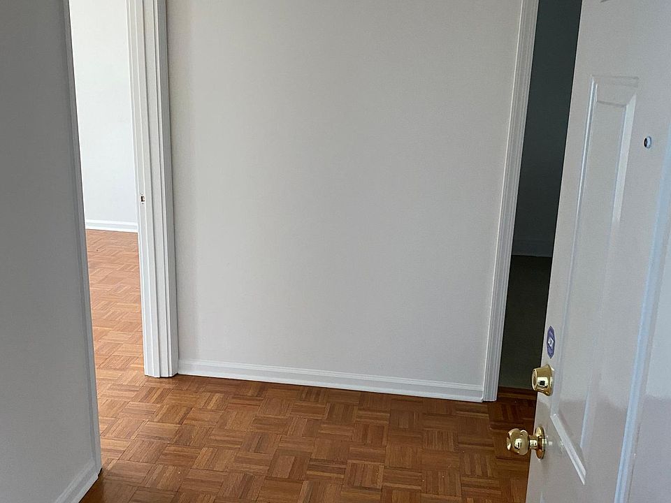 1st image of 20 Warburton Ave APT 2